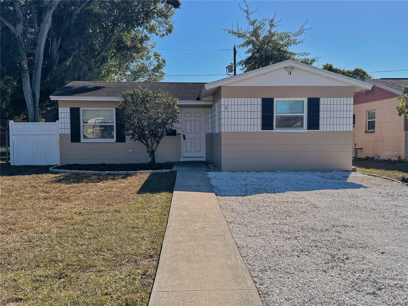 Single Family Residence em ST PETERSBURG, FL - Daniel Dourado