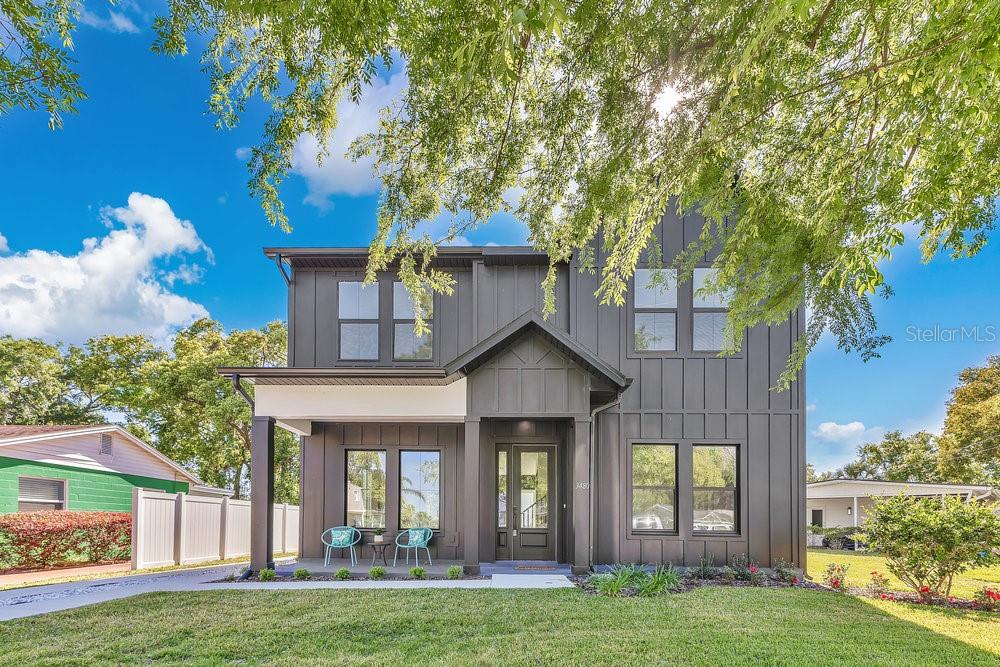 Single Family Residence in ORLANDO, FL - Daniel Dourado