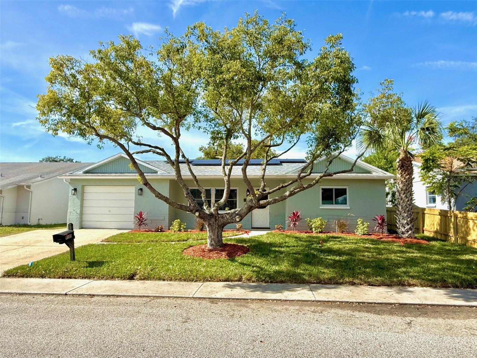 Single Family Residence in PORT RICHEY, FL - Daniel Dourado