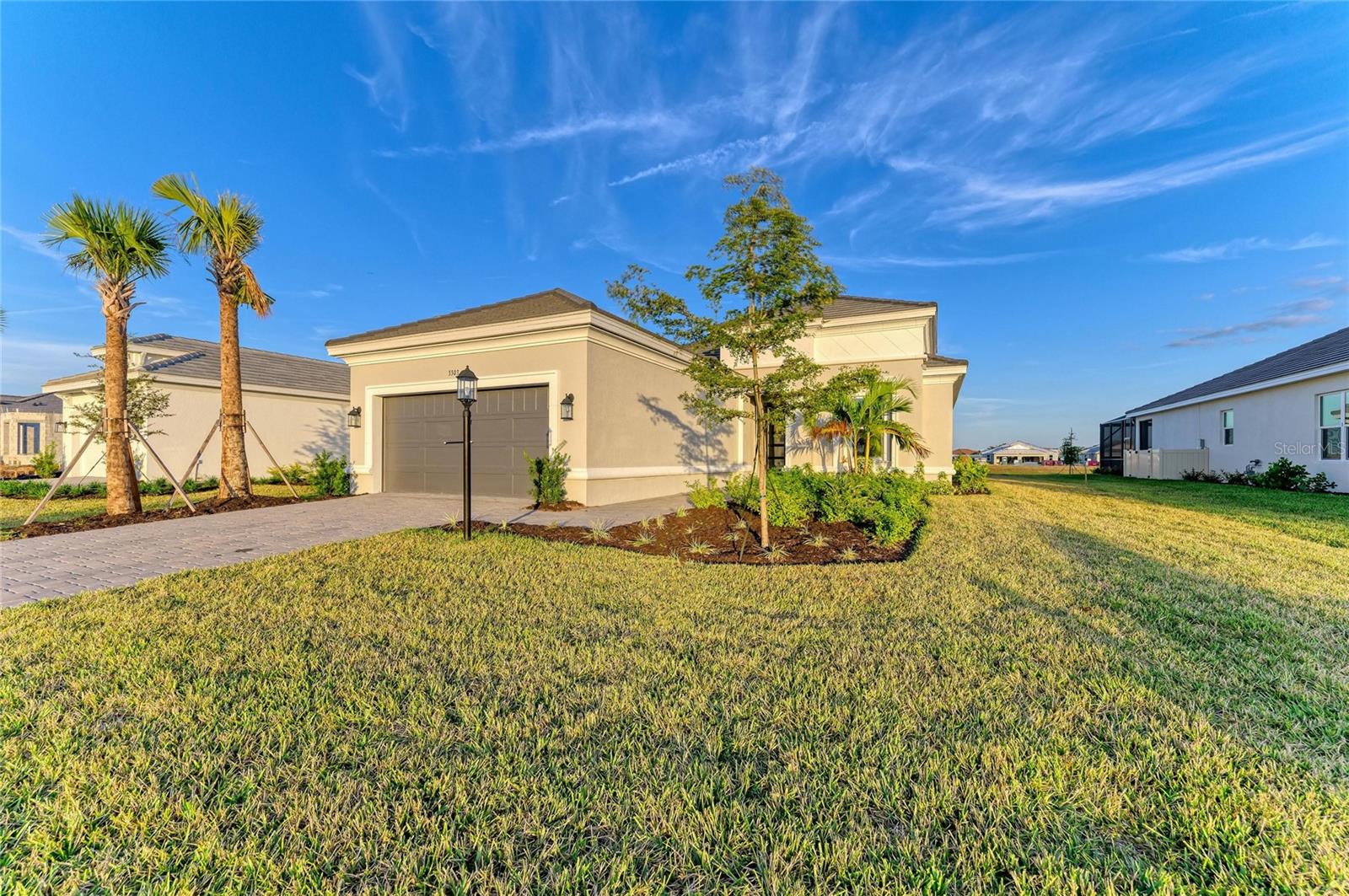 Single Family Residence in LAKEWOOD RANCH, FL - Daniel Dourado