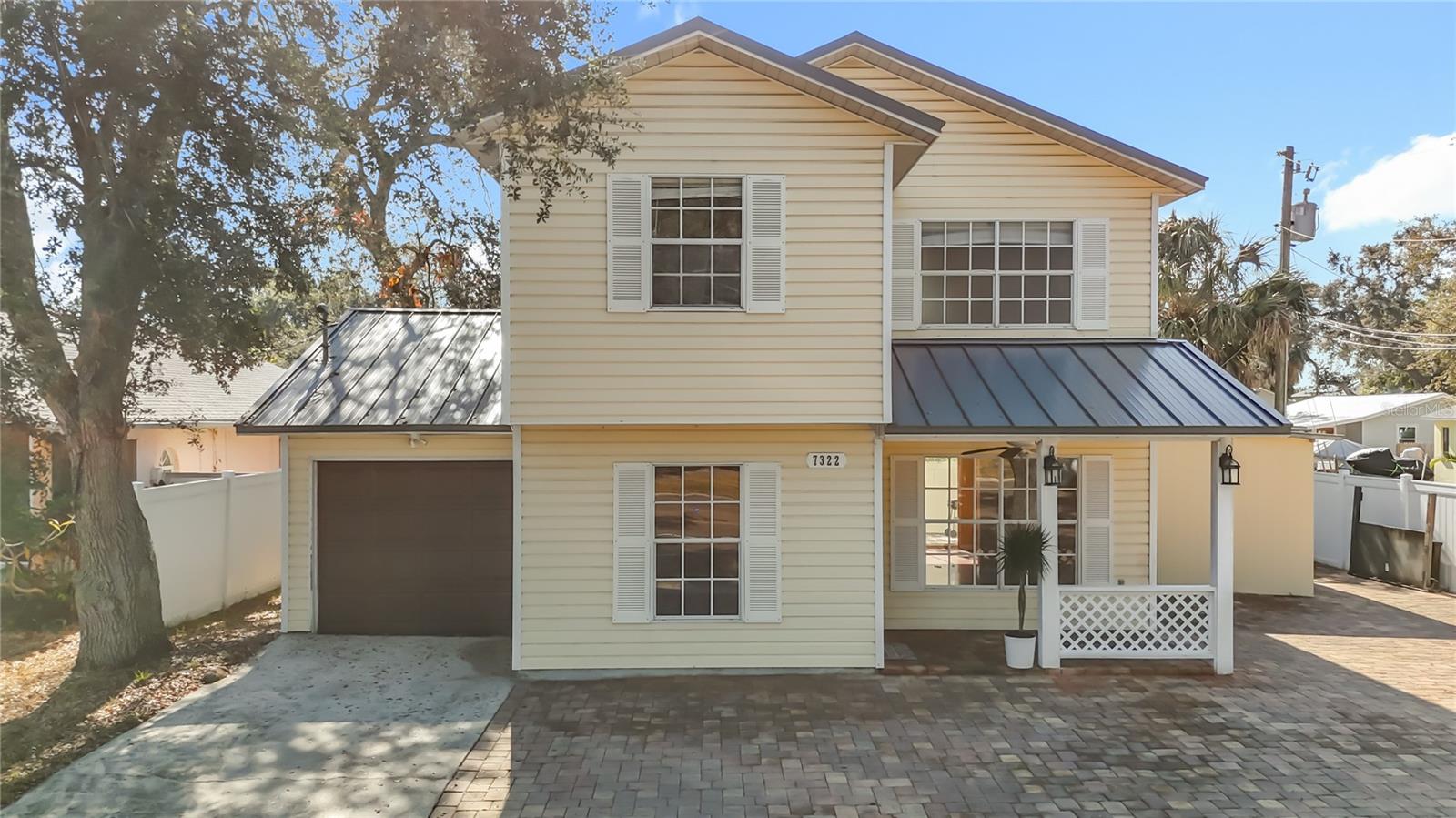 Single Family Residence em ST PETERSBURG, FL - Daniel Dourado