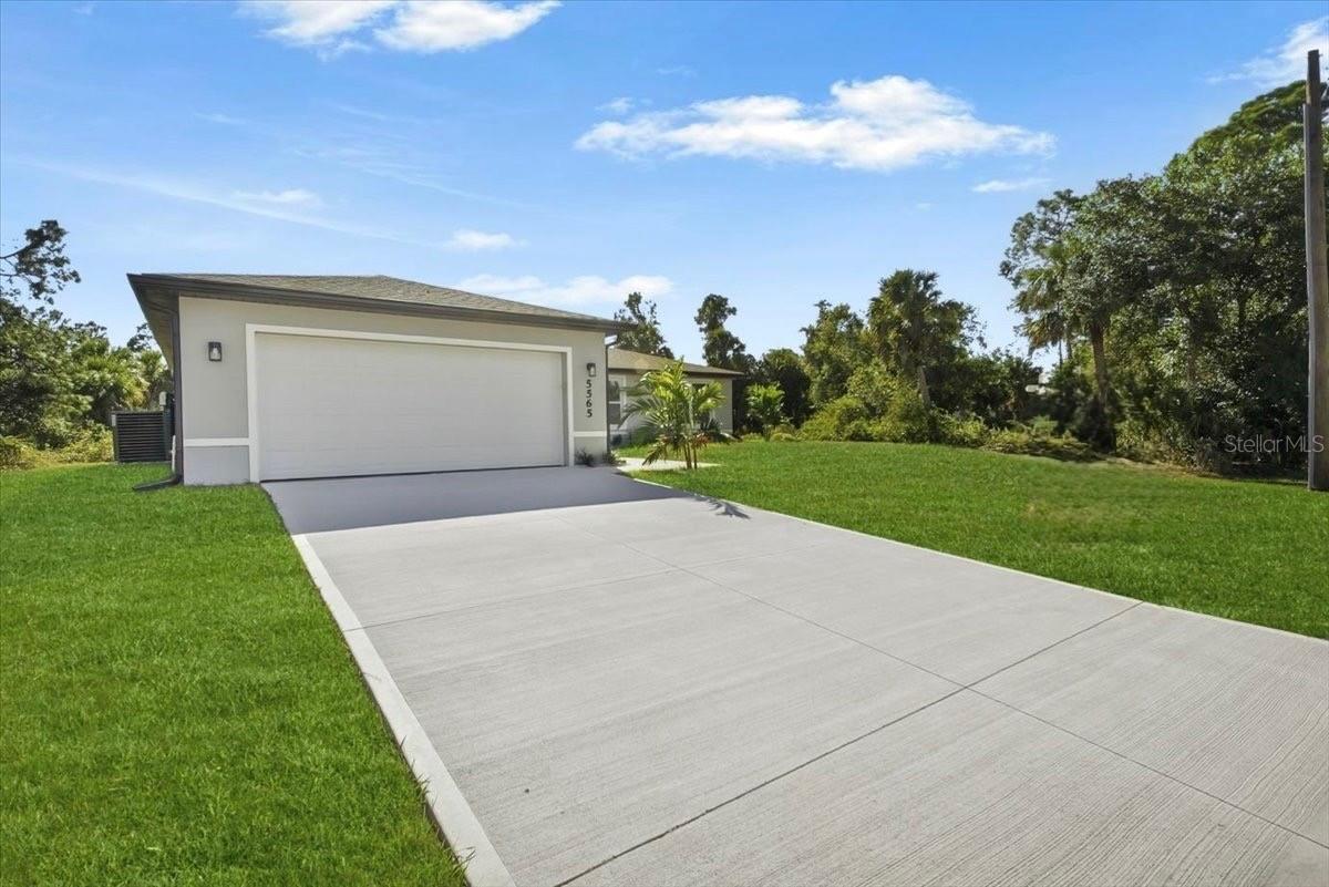 Single Family Residence in NORTH PORT, FL - Daniel Dourado