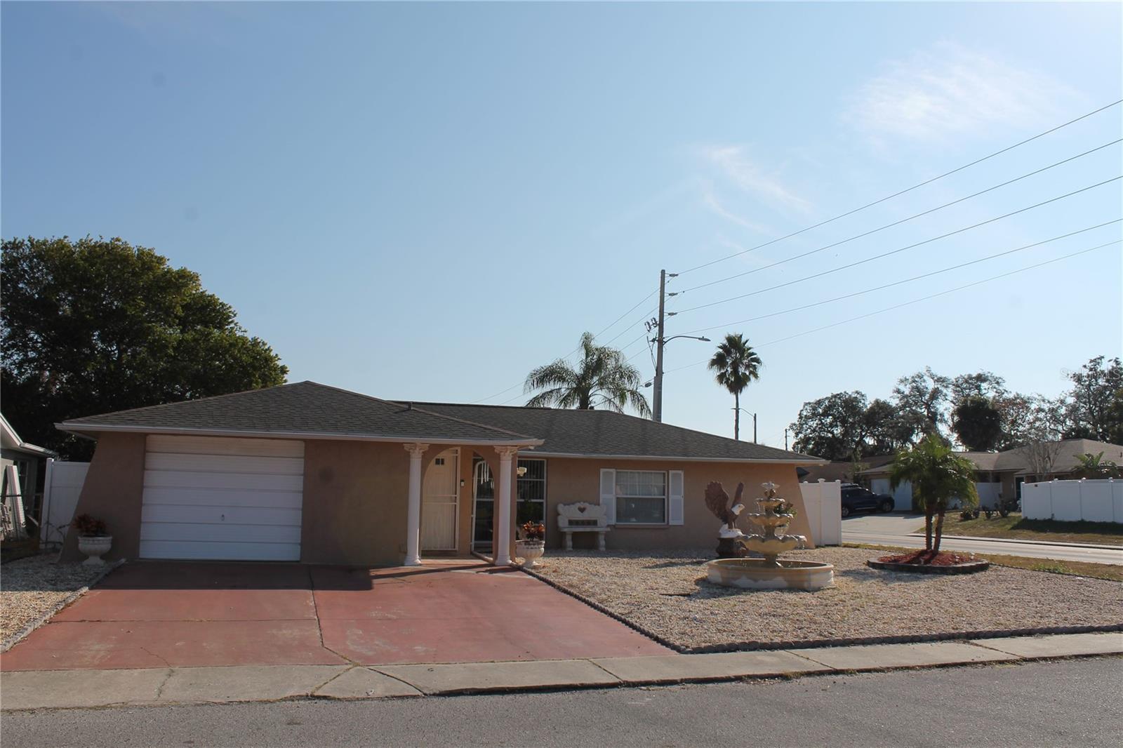 Single Family Residence in PORT RICHEY, FL - Daniel Dourado