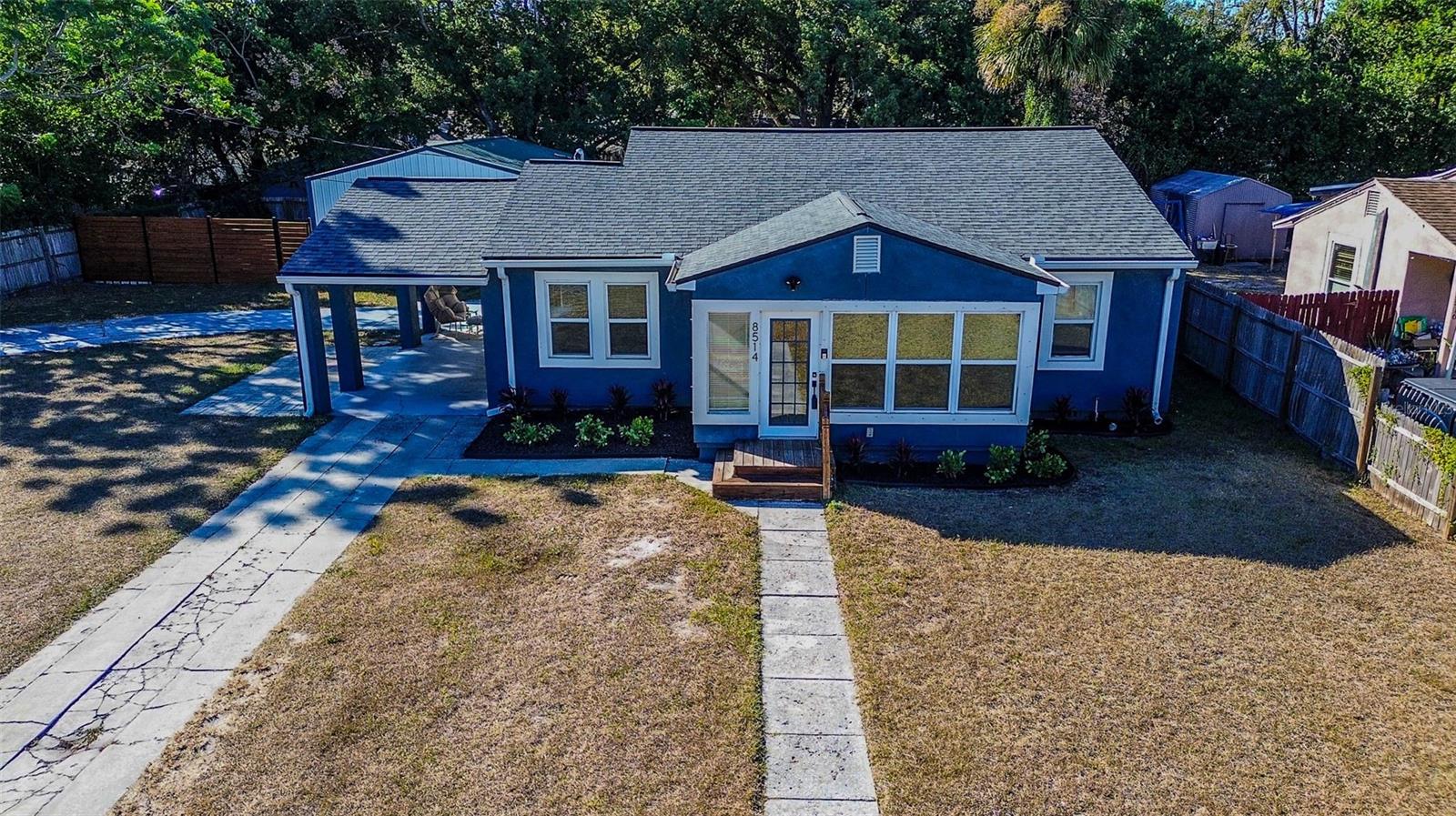 Single Family Residence in TAMPA, FL - Daniel Dourado