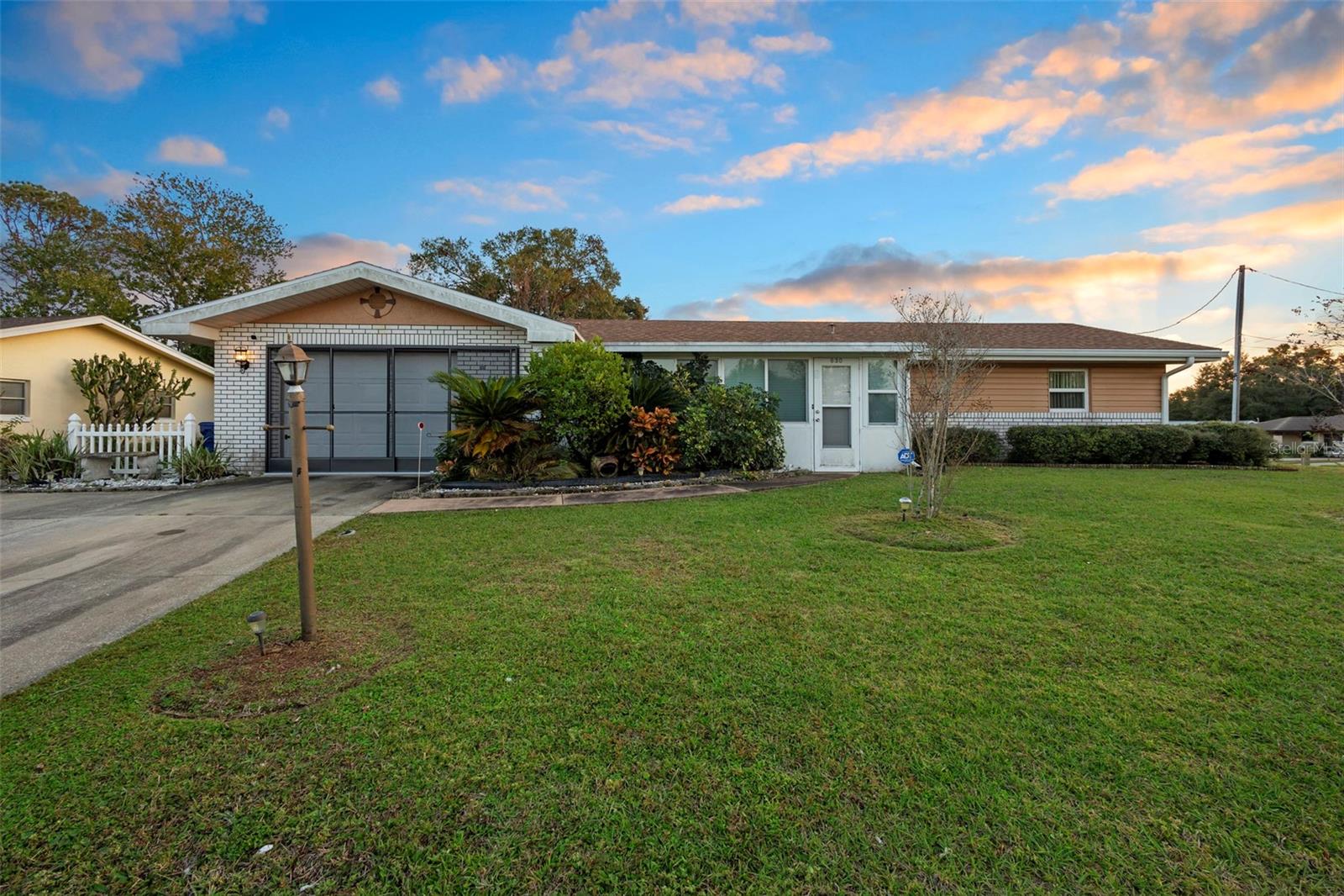 Single Family Residence in ORANGE CITY, FL - Daniel Dourado