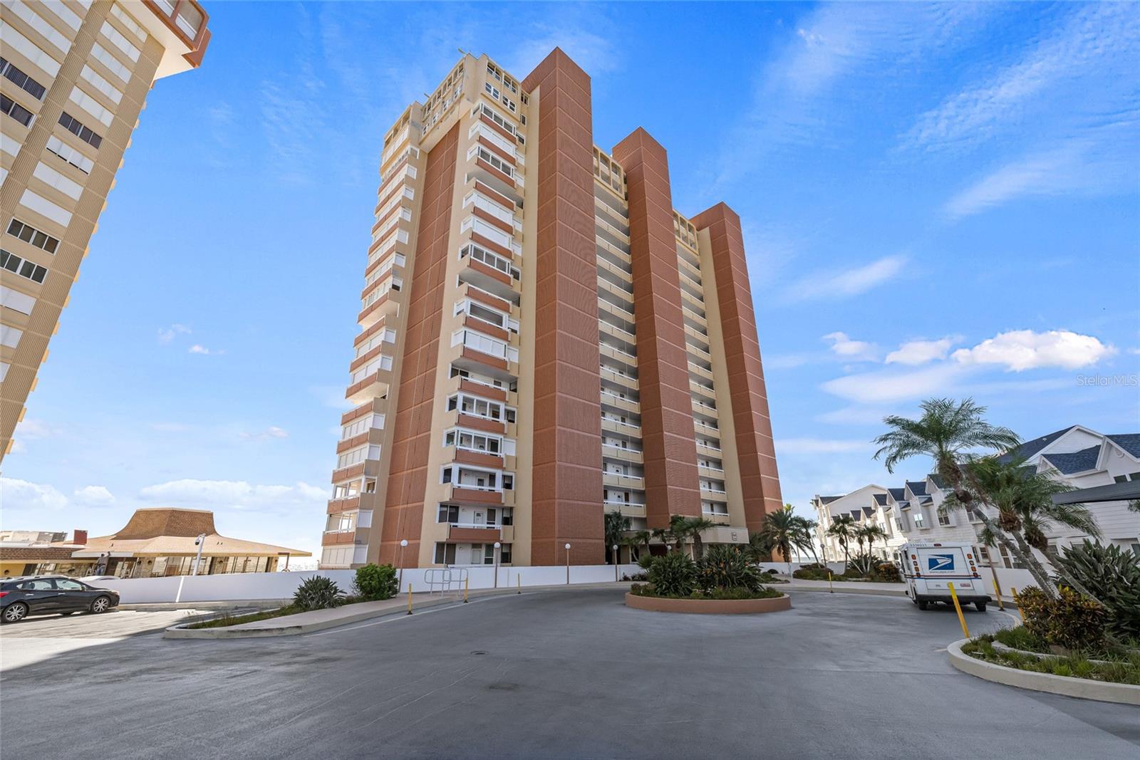 Condominium em REDINGTON SHORES, FL - Daniel Dourado