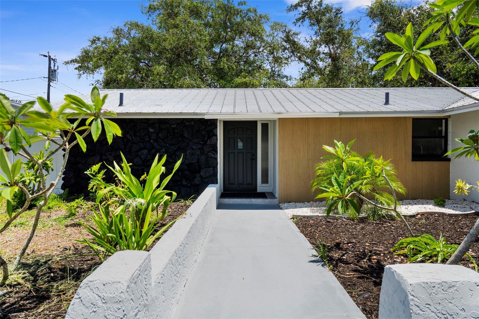 Single Family Residence em ENGLEWOOD, FL - Daniel Dourado
