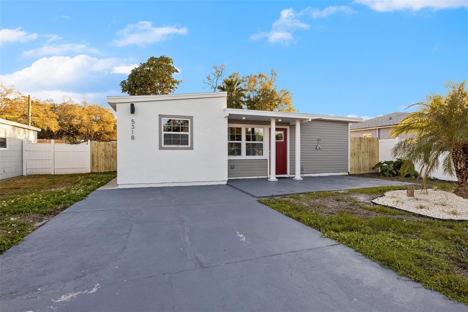 Single Family Residence em ST PETERSBURG, FL - Daniel Dourado