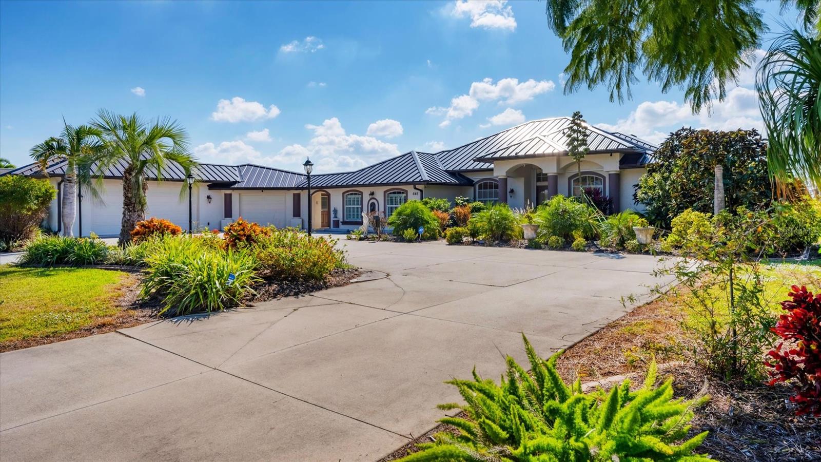 Single Family Residence em ROTONDA WEST, FL - Daniel Dourado