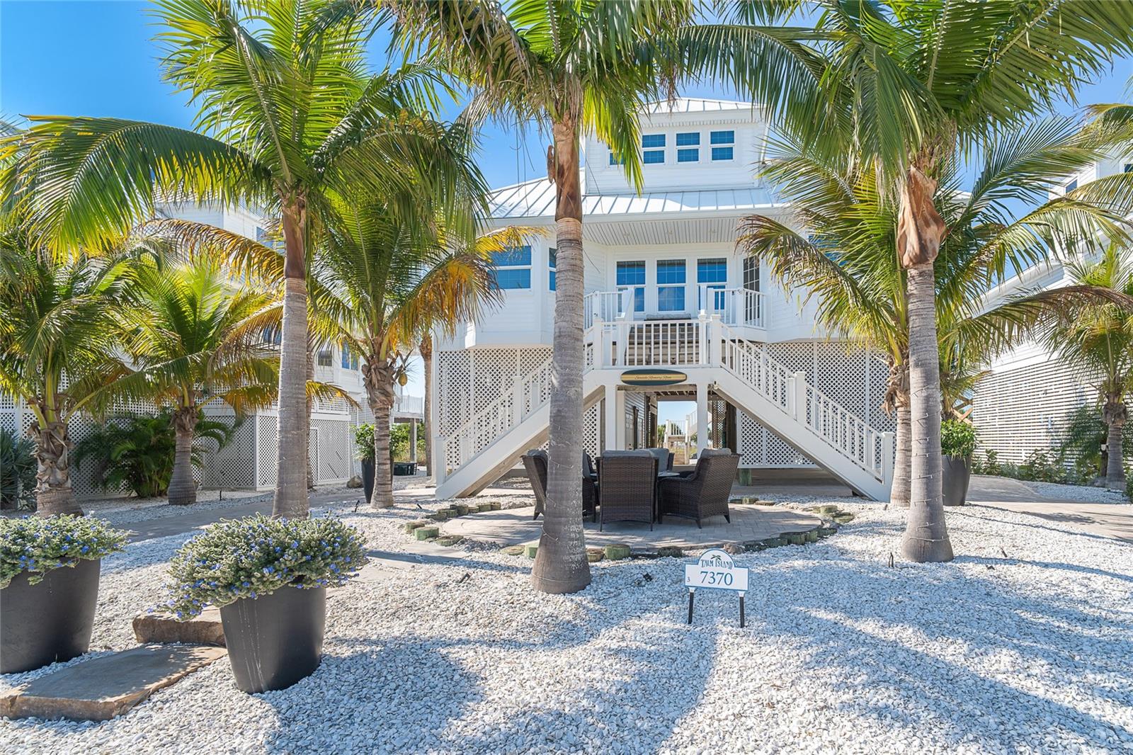 Single Family Residence in PLACIDA, FL - Daniel Dourado