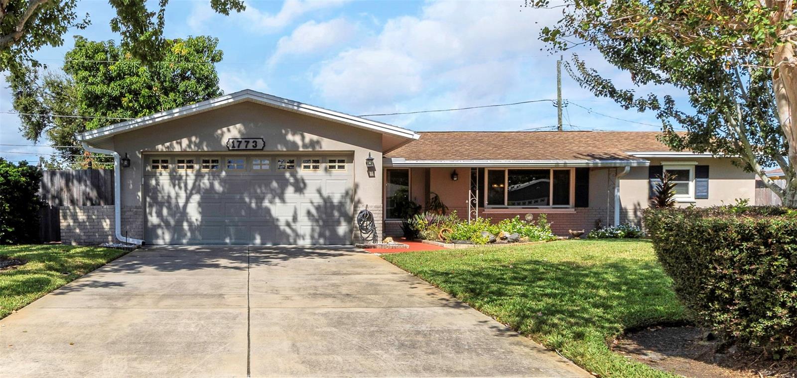 Single Family Residence in ST PETERSBURG, FL - Daniel Dourado