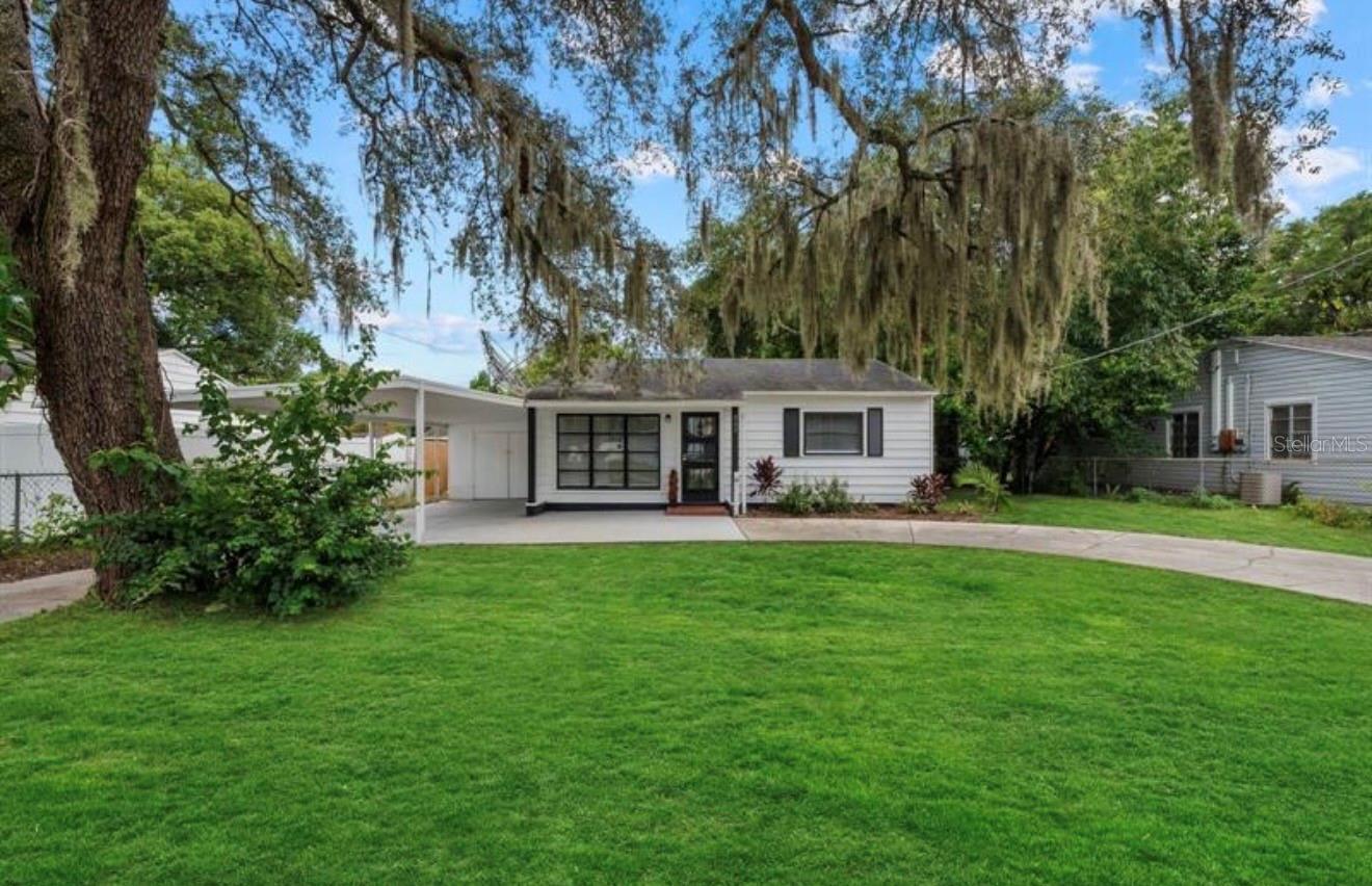 Single Family Residence in TAMPA, FL - Daniel Dourado