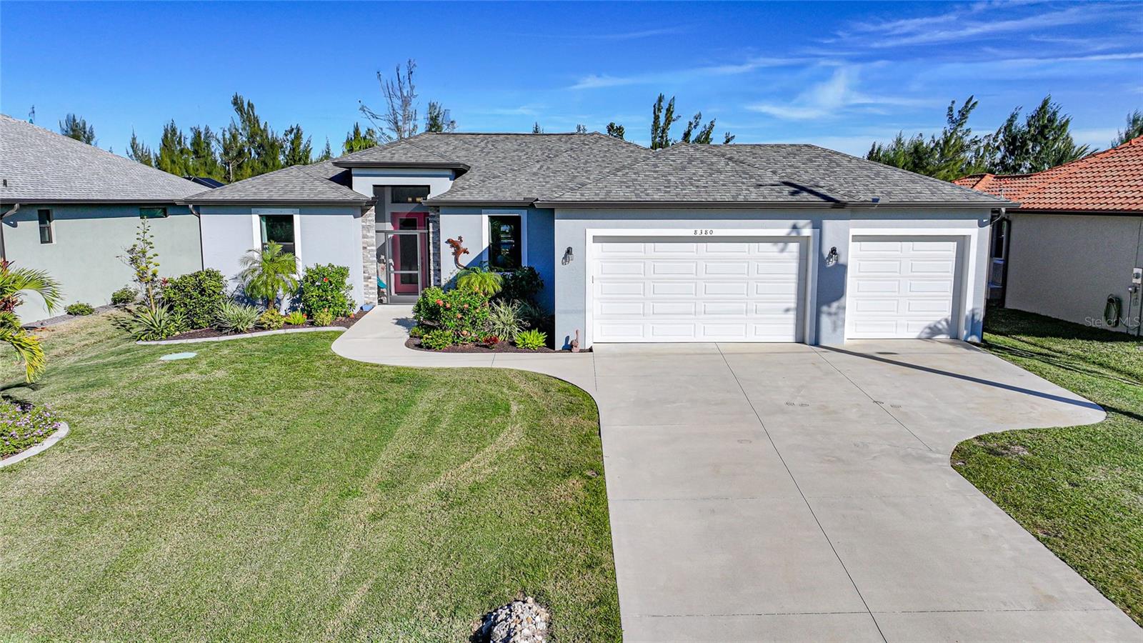 Single Family Residence em PORT CHARLOTTE, FL - Daniel Dourado