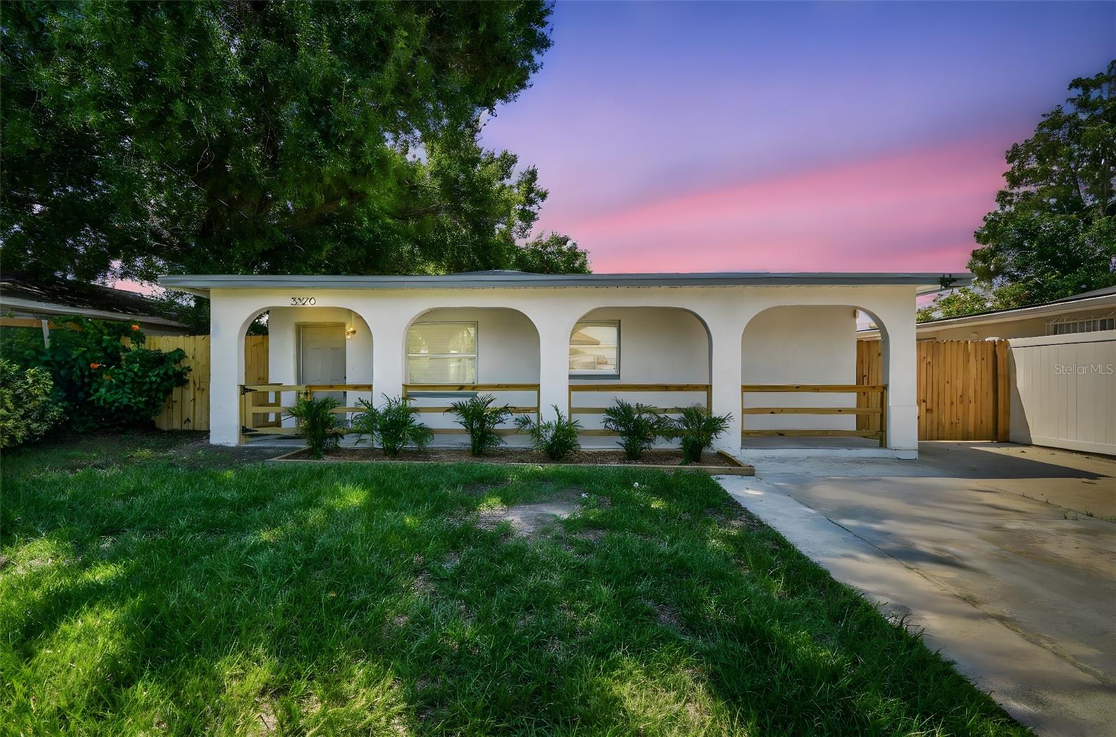 Single Family Residence in TAMPA, FL - Daniel Dourado