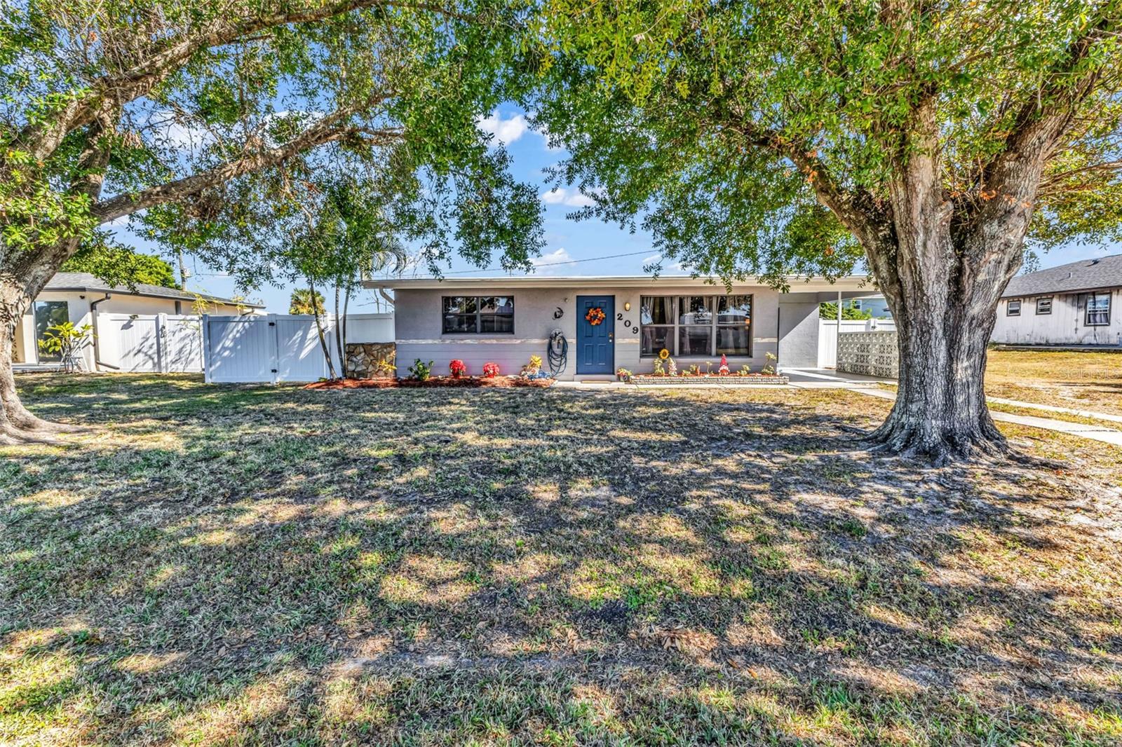 Single Family Residence em PORT CHARLOTTE, FL - Daniel Dourado