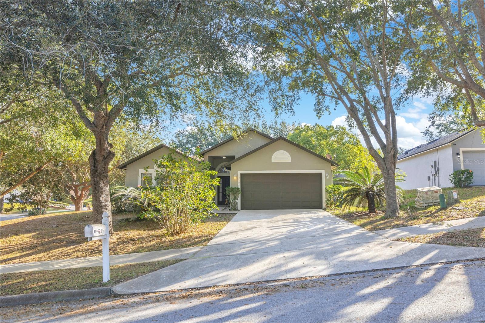 Single Family Residence in MINNEOLA, FL - Daniel Dourado