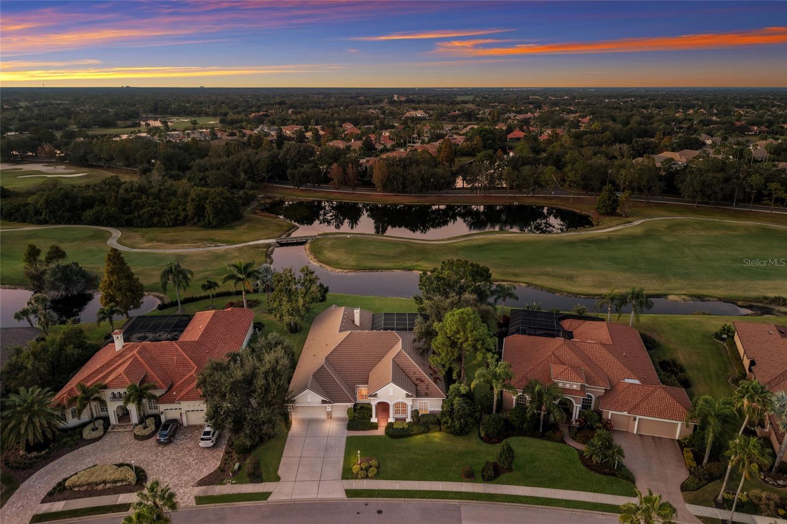 Single Family Residence in LAKEWOOD RANCH, FL - Daniel Dourado