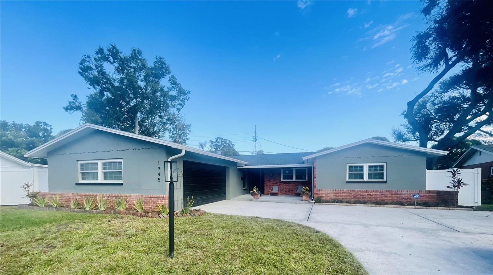 Single Family Residence em ST PETERSBURG, FL - Daniel Dourado