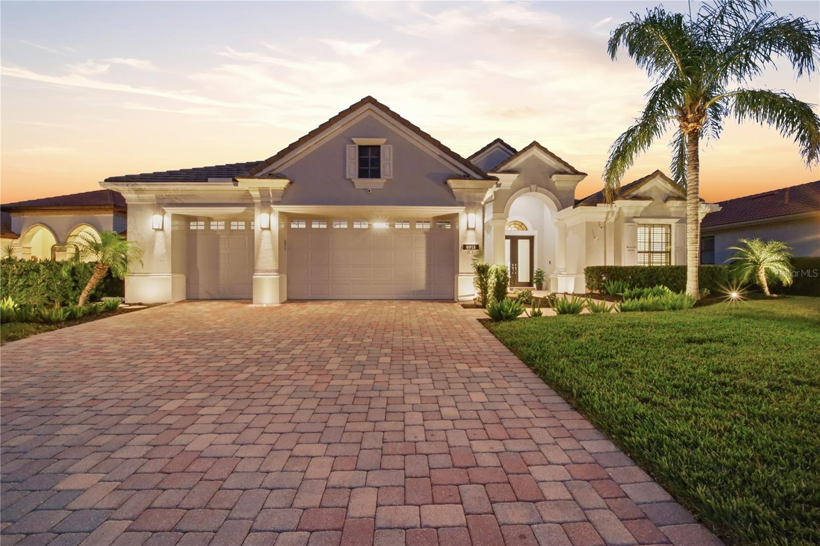 Single Family Residence in LAKEWOOD RANCH, FL - Daniel Dourado