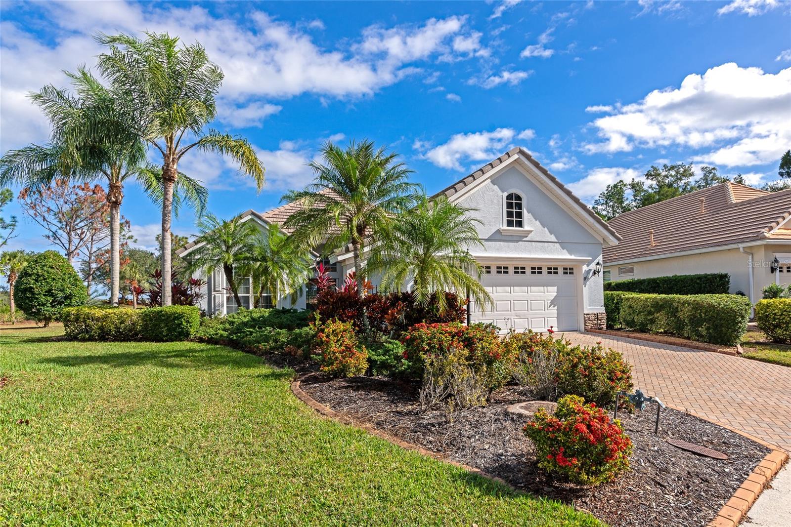 Single Family Residence in LAKEWOOD RANCH, FL - Daniel Dourado