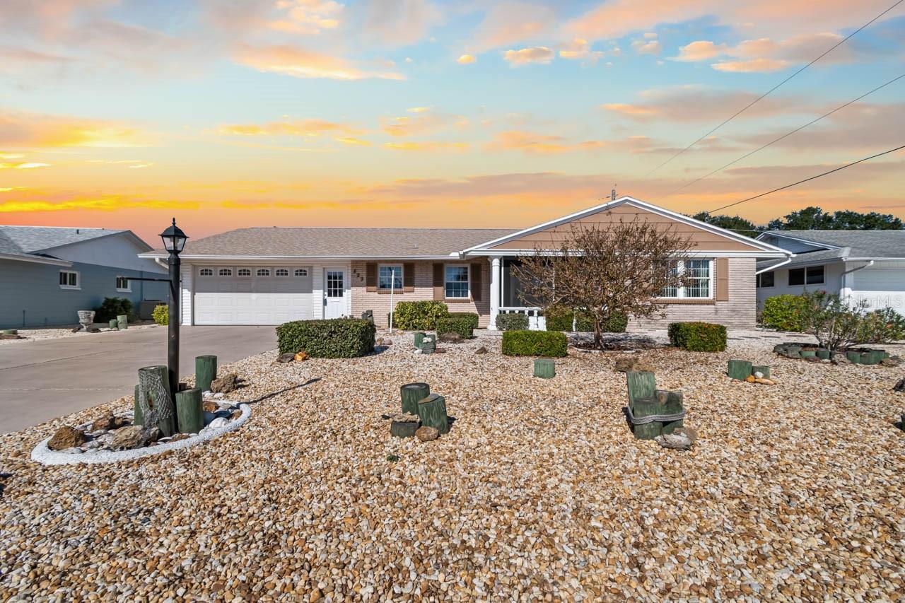 Single Family Residence em SUN CITY CENTER, FL - Daniel Dourado