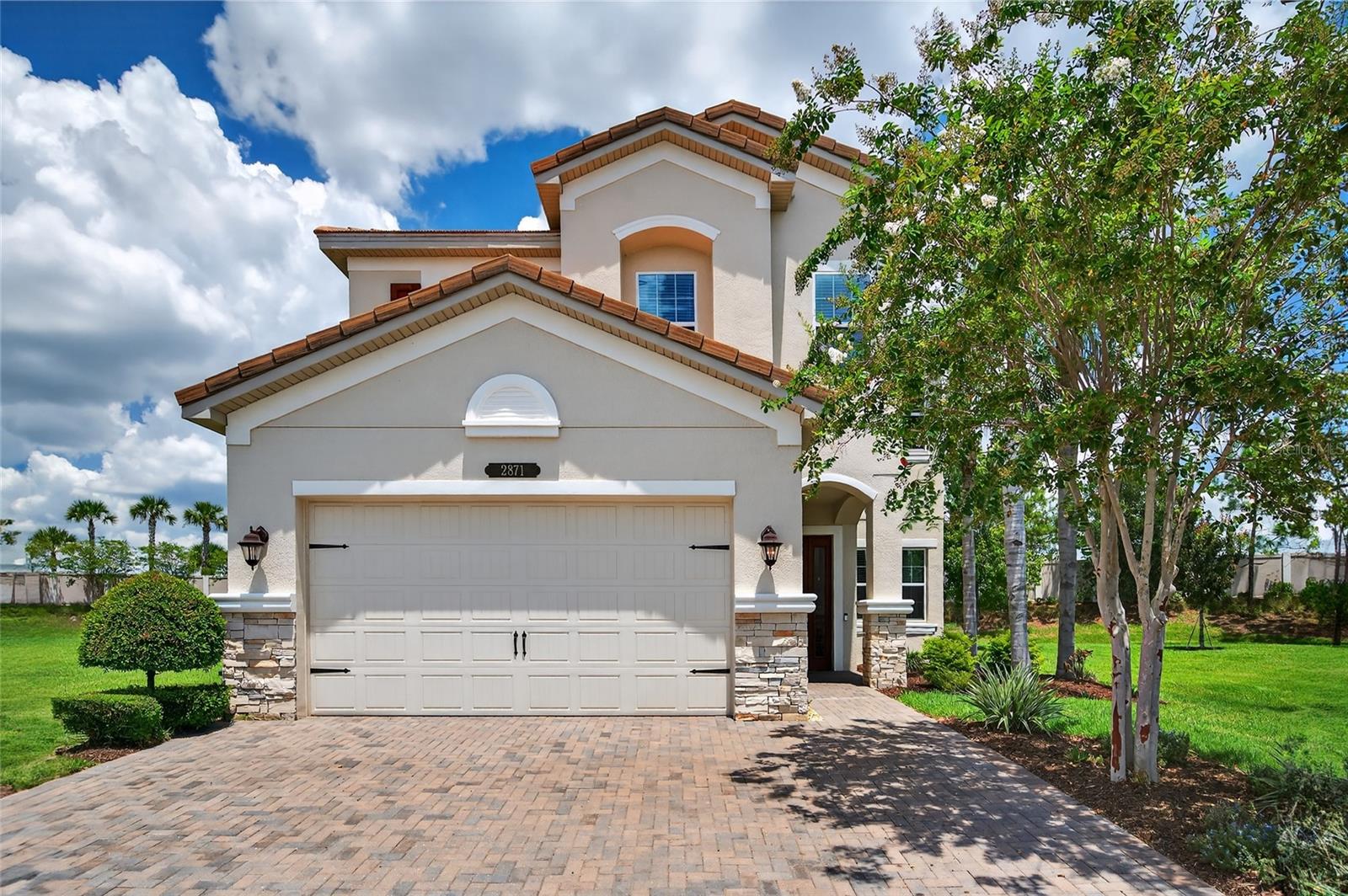 Single Family Residence em WESLEY CHAPEL, FL - Daniel Dourado