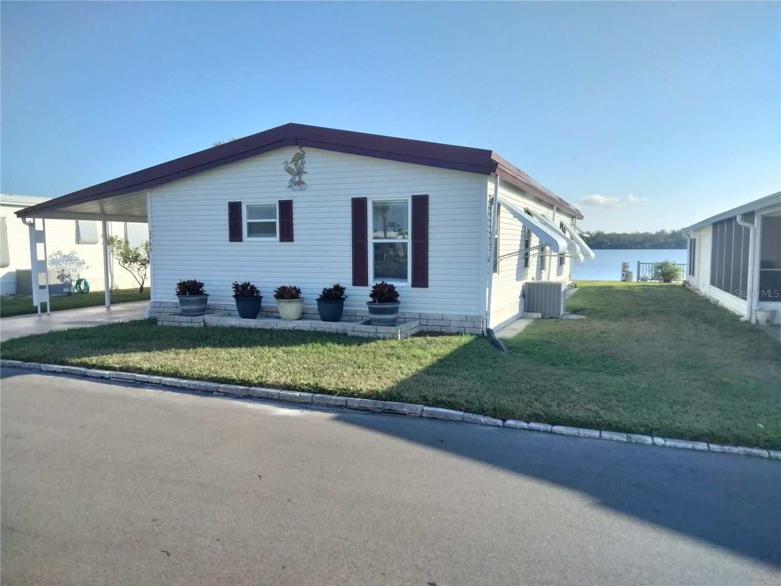 Manufactured Home in HOLIDAY, FL - Daniel Dourado