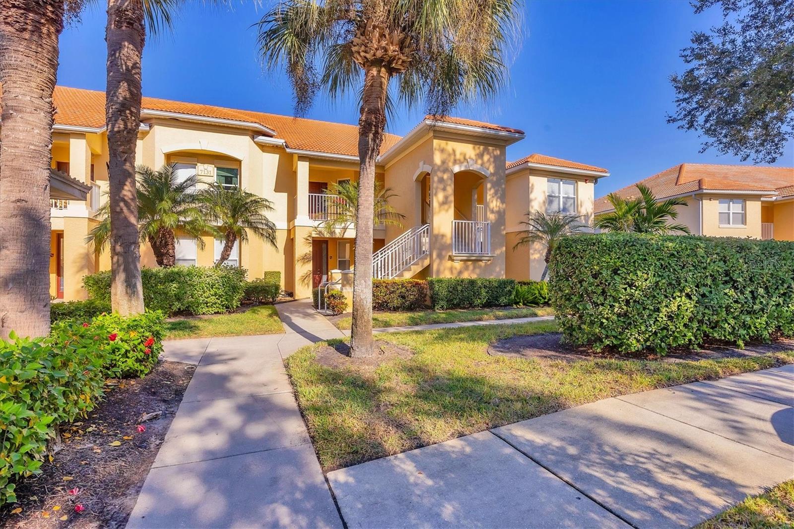 Condominium in LAKEWOOD RANCH, FL - Daniel Dourado