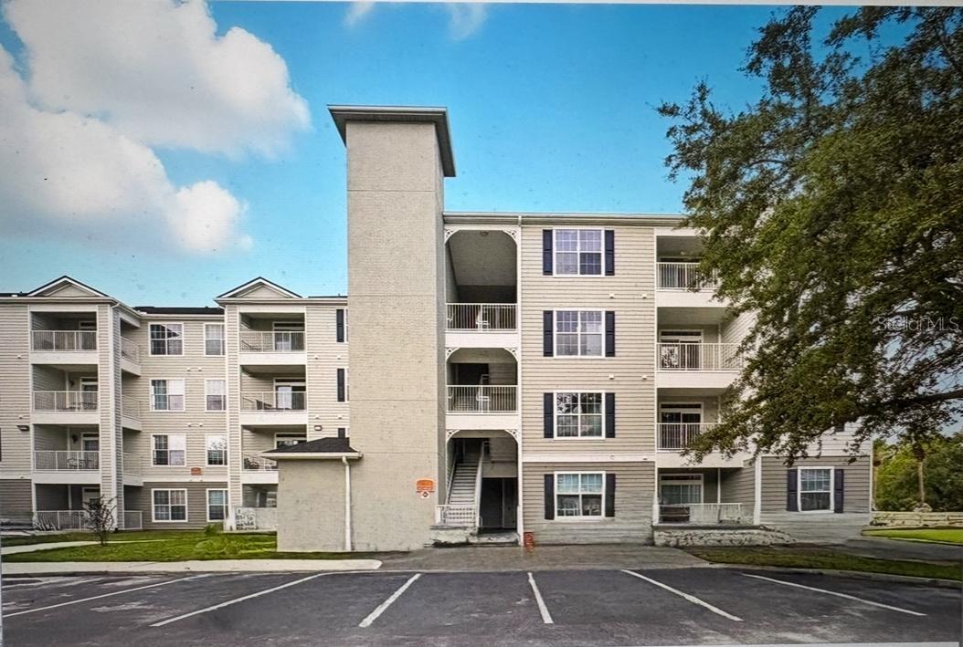 Condominium in KISSIMMEE, FL - Daniel Dourado