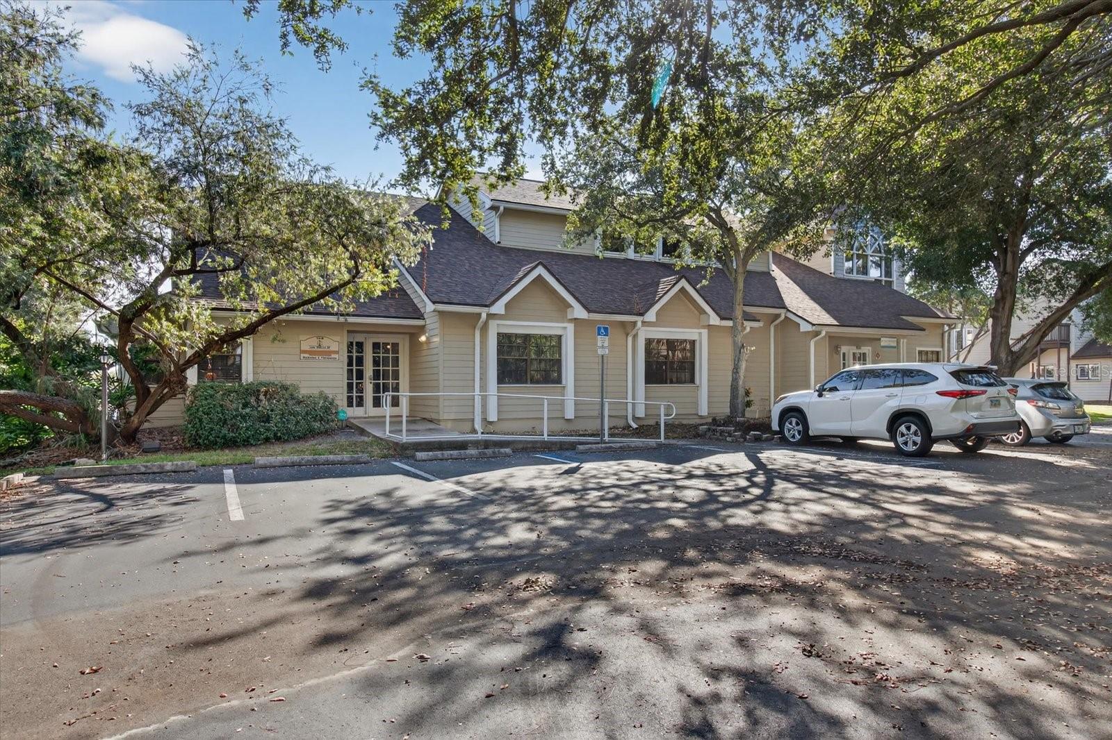 Office em LARGO, FL - Daniel Dourado