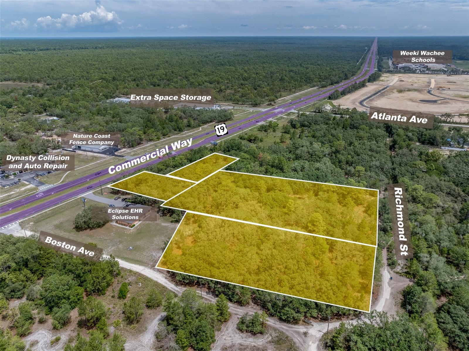  in WEEKI WACHEE, FL - Daniel Dourado