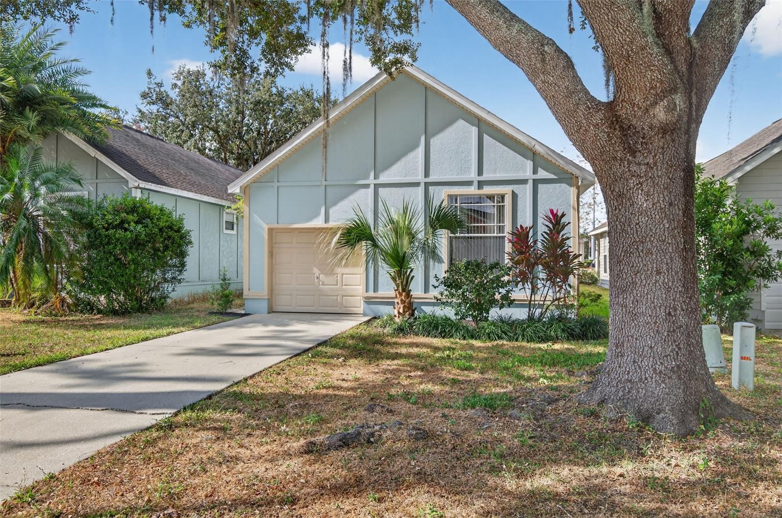 Single Family Residence em ZEPHYRHILLS, FL - Daniel Dourado