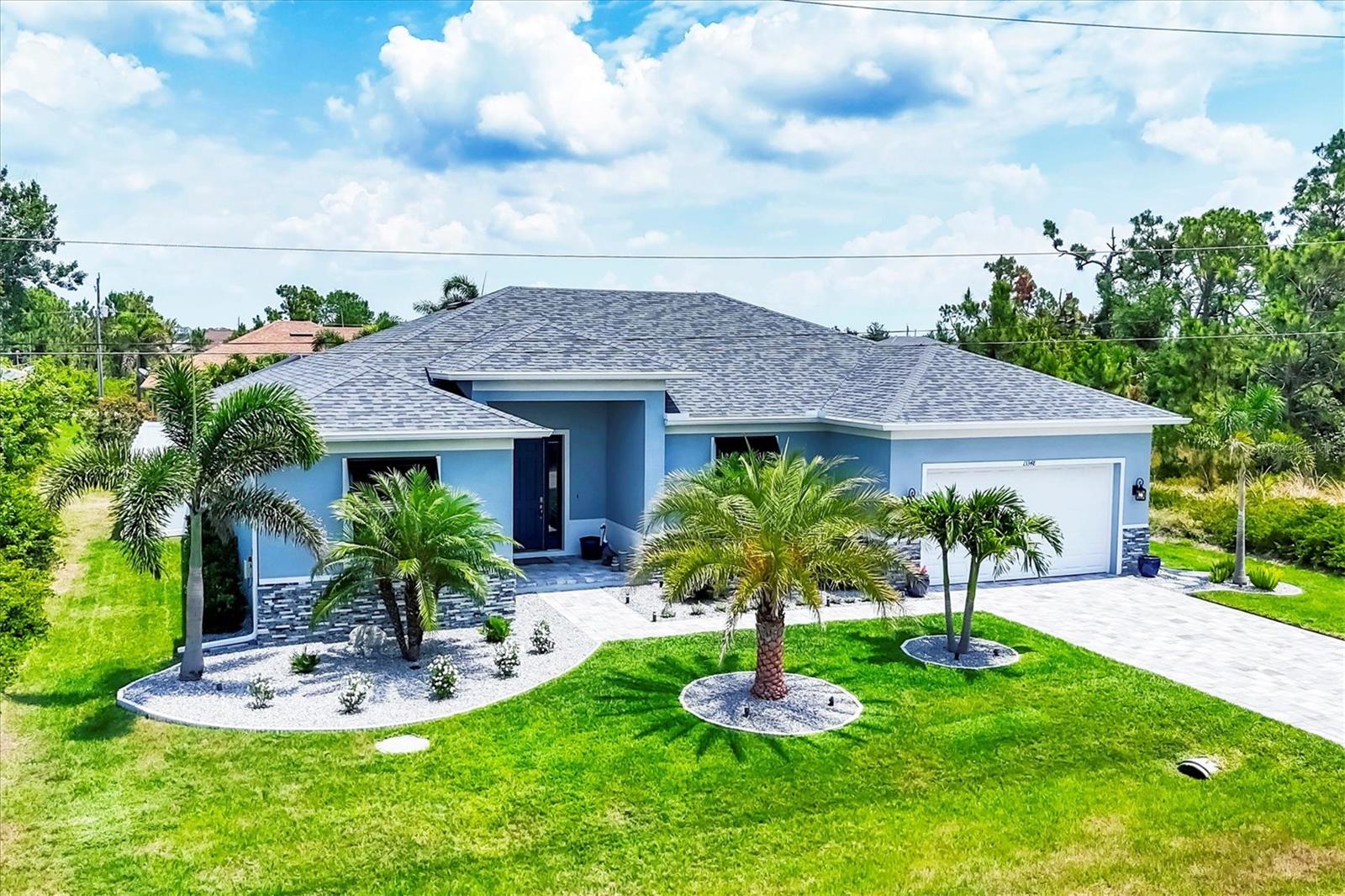 Single Family Residence em PORT CHARLOTTE, FL - Daniel Dourado