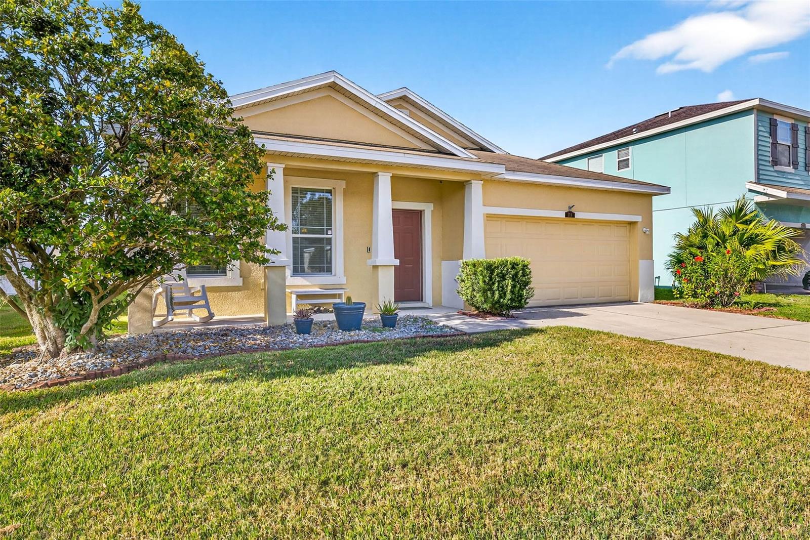 Single Family Residence in PLANT CITY, FL - Daniel Dourado