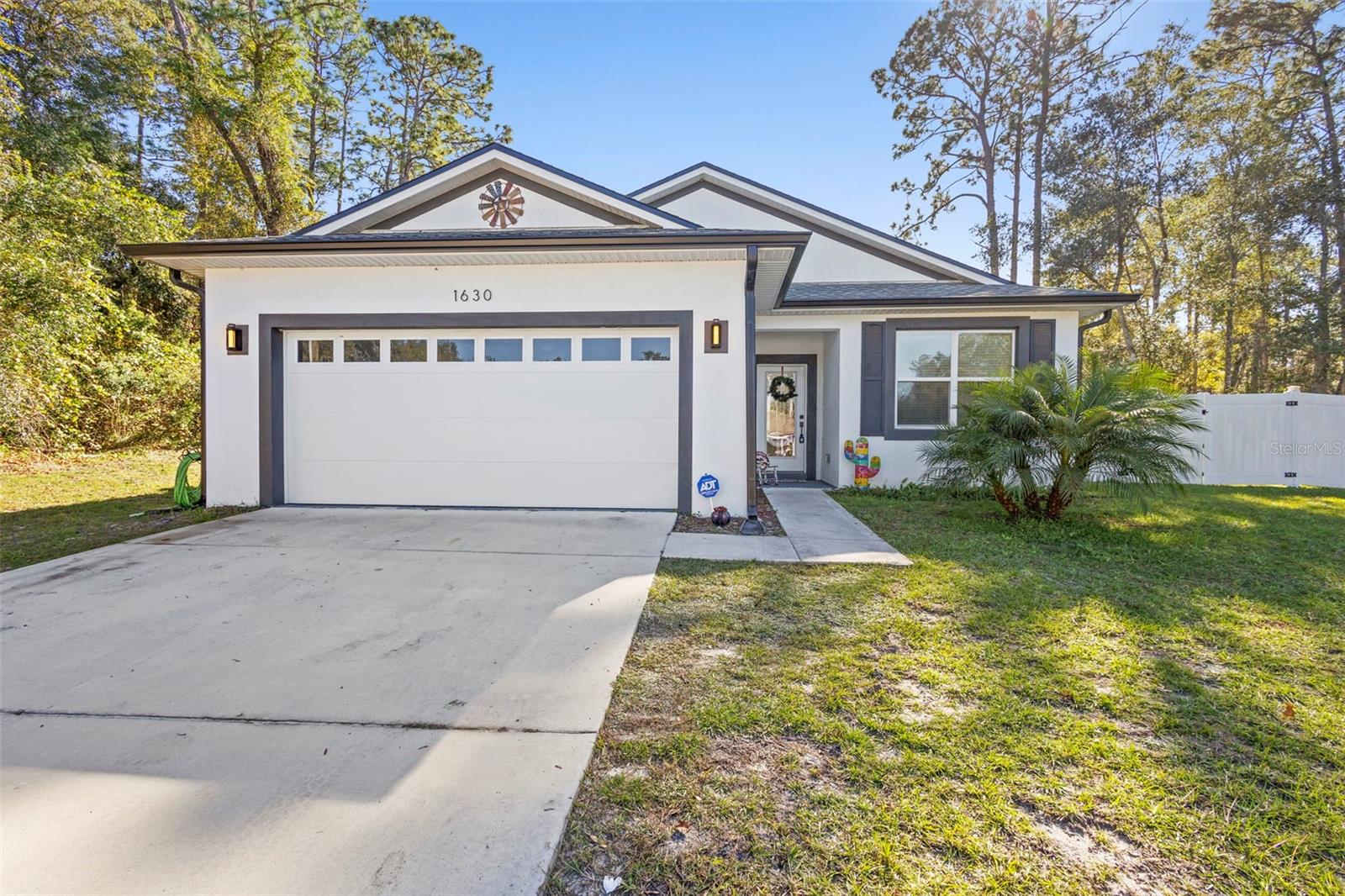 Single Family Residence in ORANGE CITY, FL - Daniel Dourado