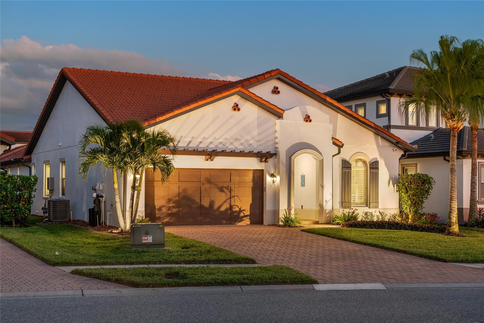 Single Family Residence in ORLANDO, FL - Daniel Dourado