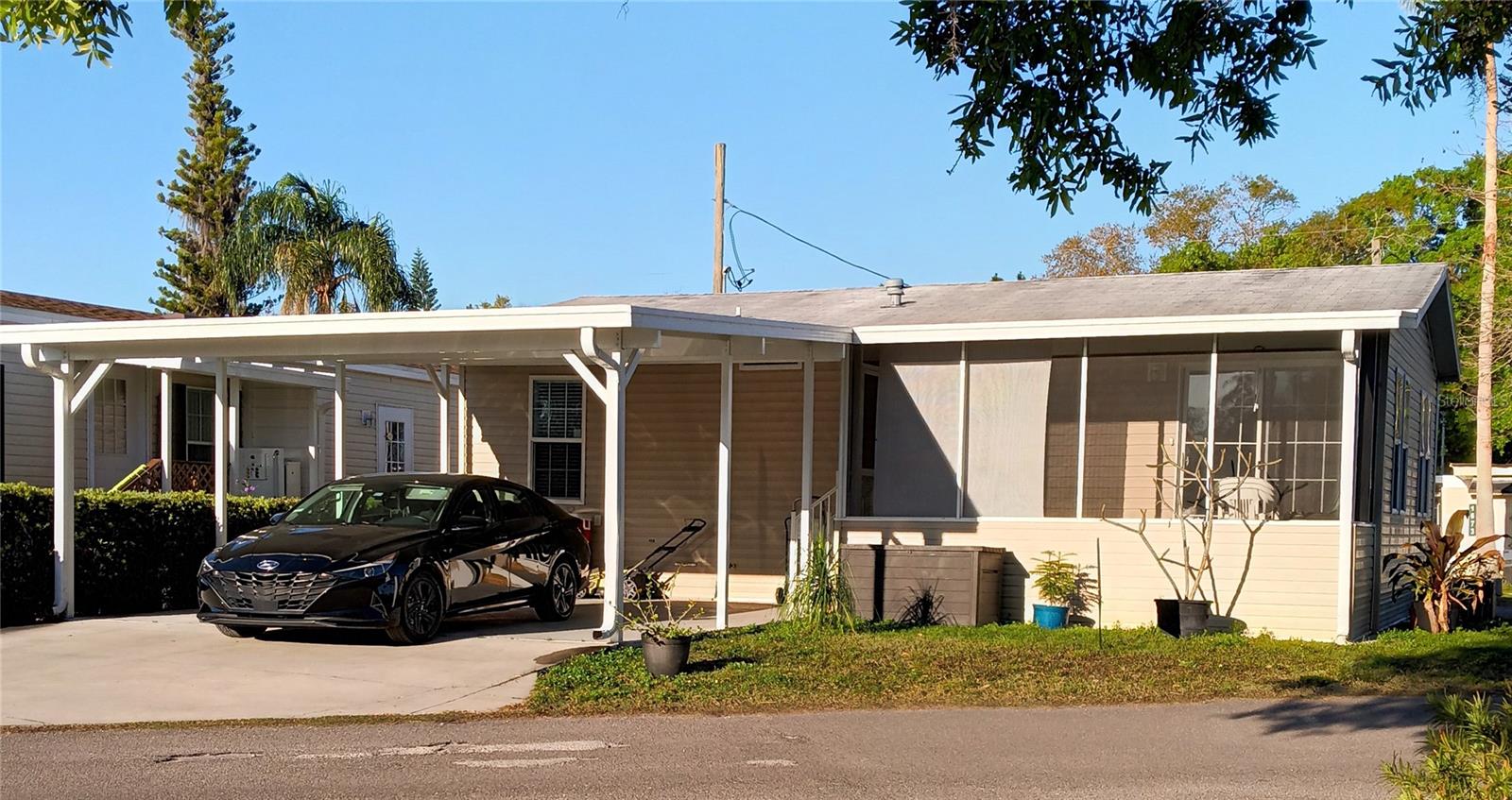 Manufactured Home in LUTZ, FL - Daniel Dourado