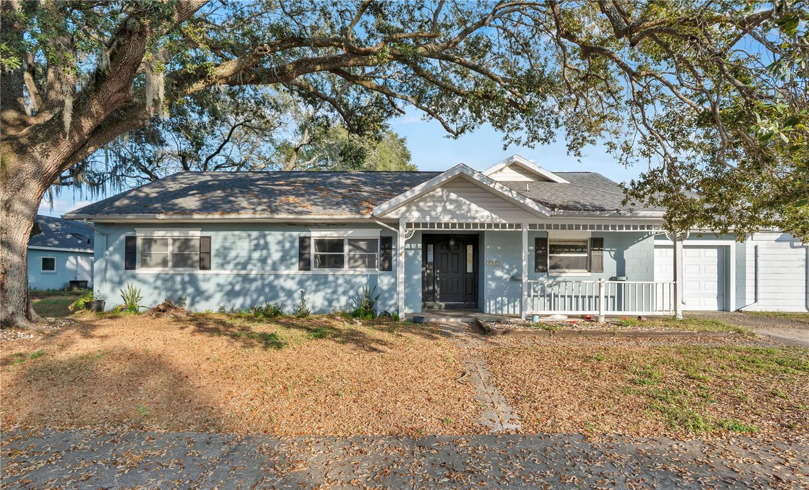 Single Family Residence in ORLANDO, FL - Daniel Dourado