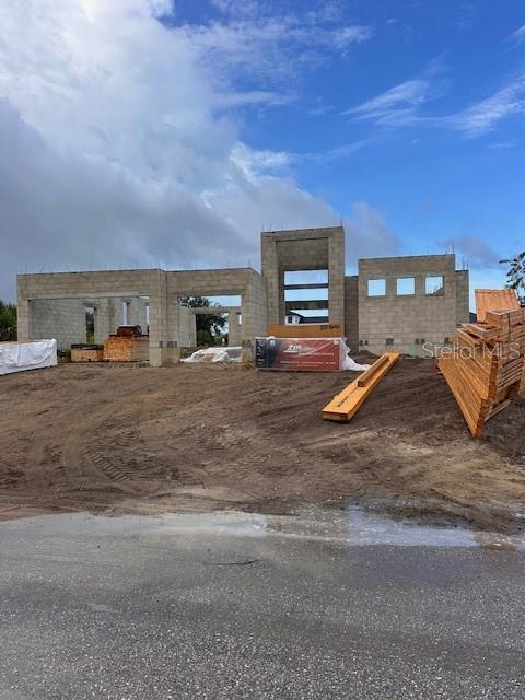 Single Family Residence em PORT CHARLOTTE, FL - Daniel Dourado