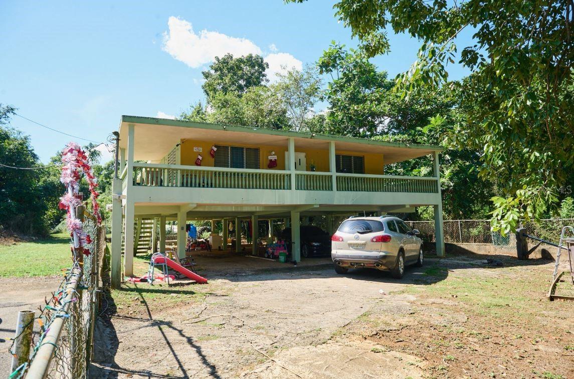 Single Family Residence em BARCELONETA, PR - Daniel Dourado