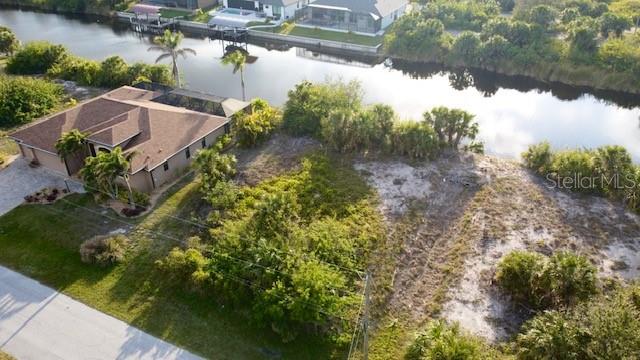 Single Family Residence em PORT CHARLOTTE, FL - Daniel Dourado