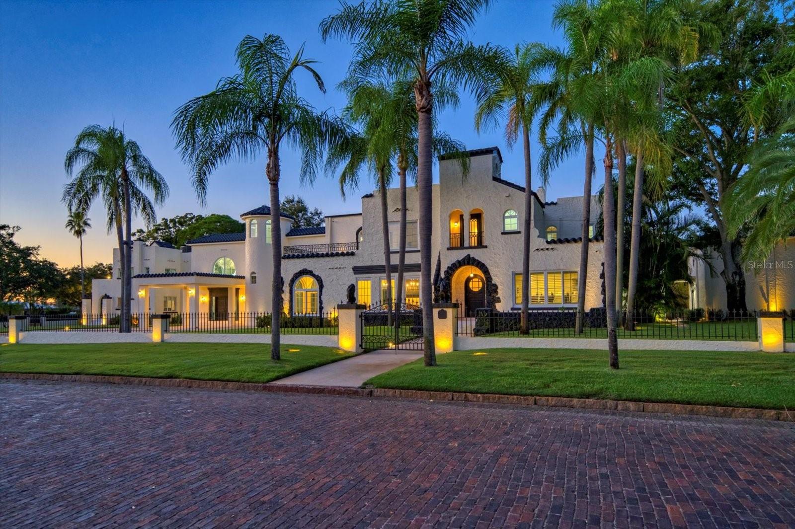 Single Family Residence em ST PETERSBURG, FL - Daniel Dourado