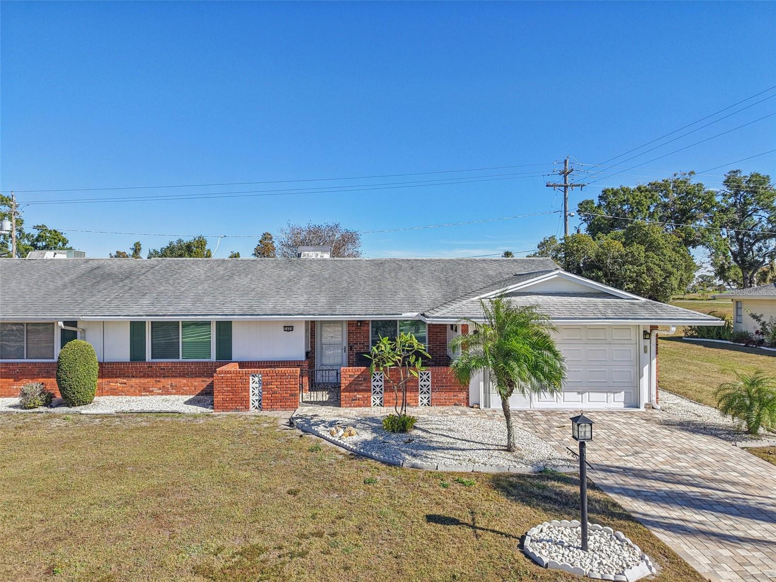 Single Family Residence em SUN CITY CENTER, FL - Daniel Dourado