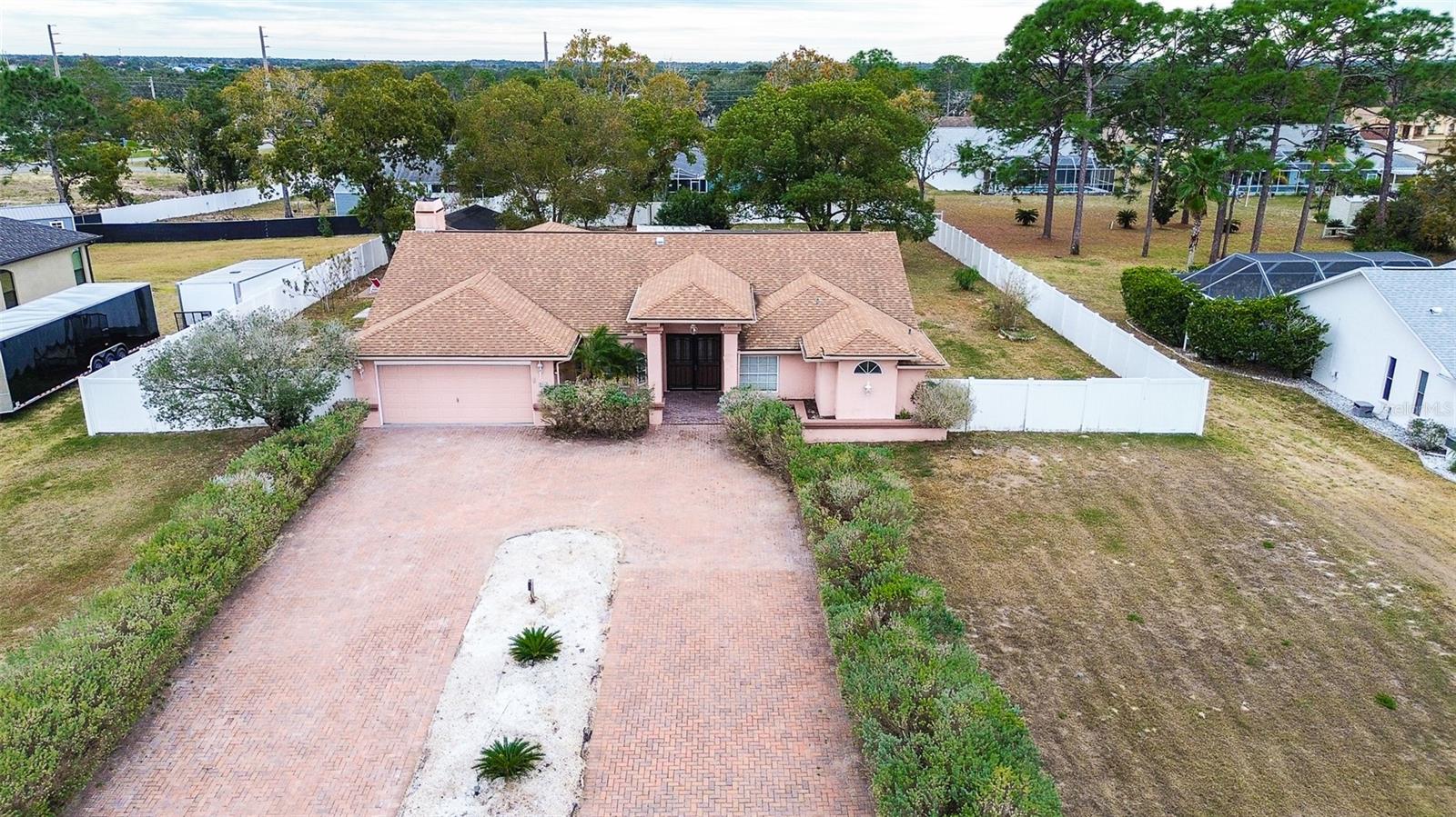 Single Family Residence em SPRING HILL, FL - Daniel Dourado