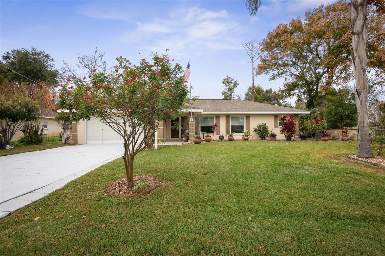 Single Family Residence in PALM COAST, FL - Daniel Dourado