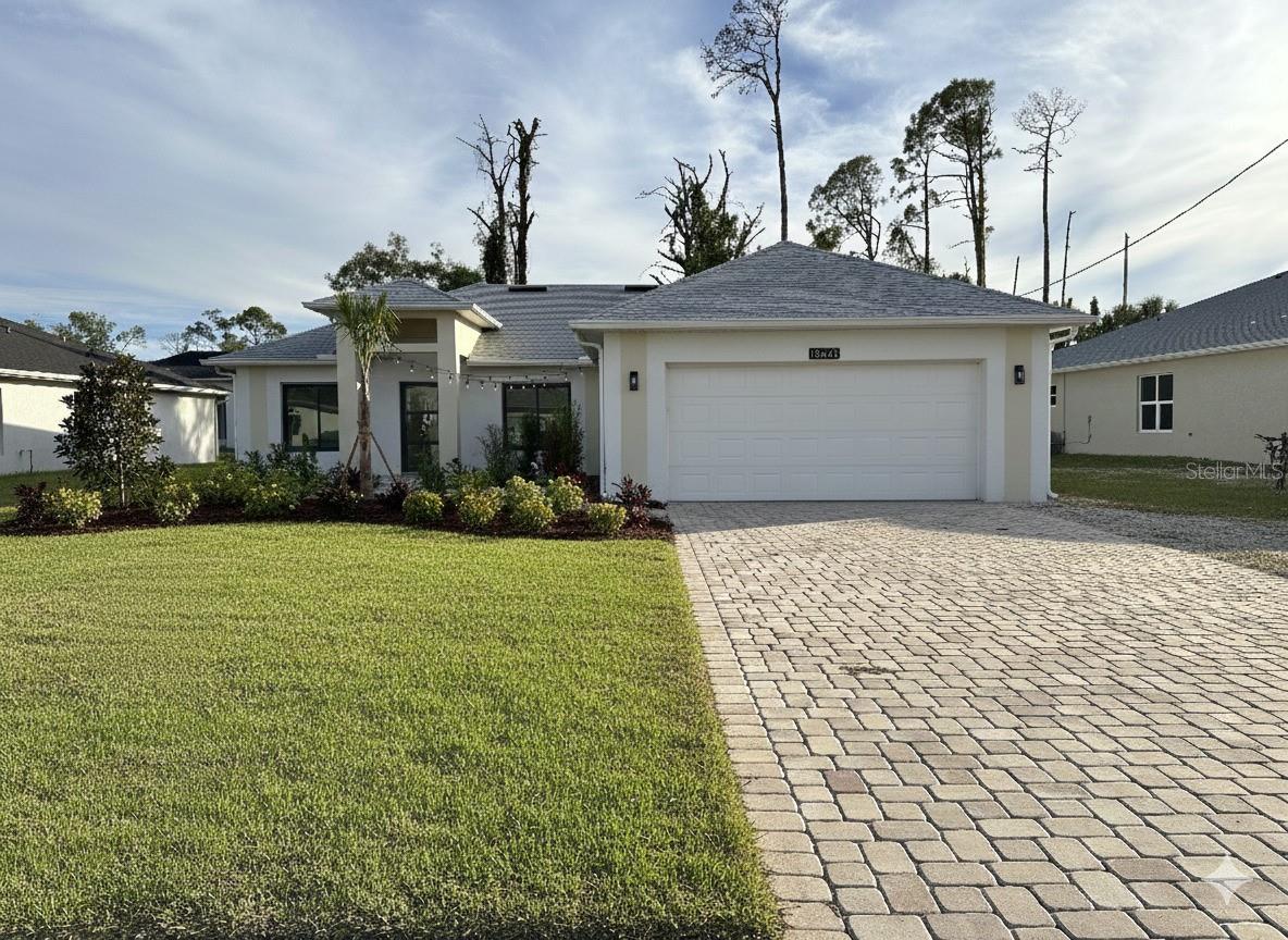 Single Family Residence em PORT CHARLOTTE, FL - Daniel Dourado