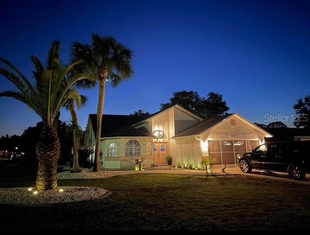 Single Family Residence in WEEKI WACHEE, FL - Daniel Dourado