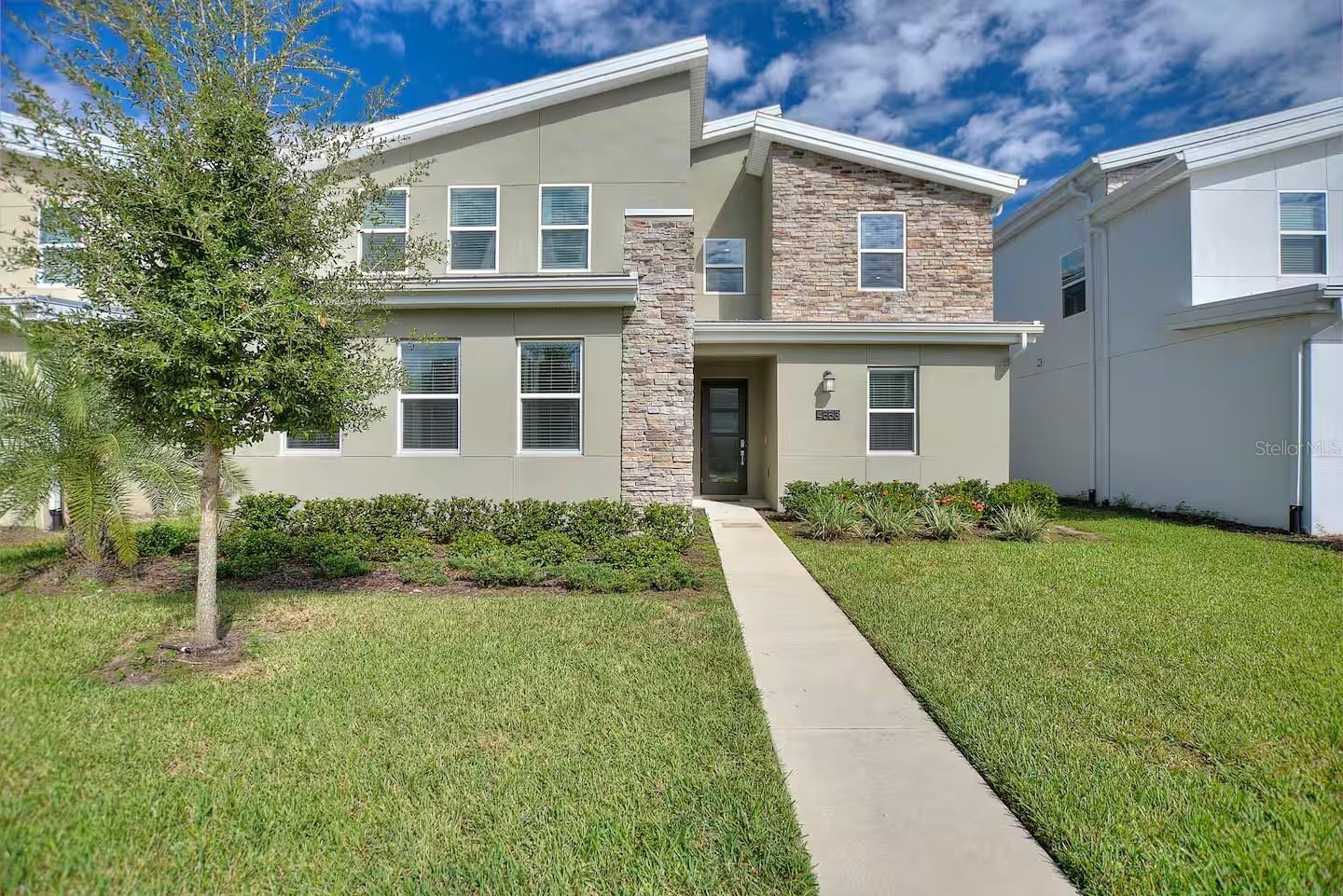 Single Family Residence in KISSIMMEE, FL - Daniel Dourado