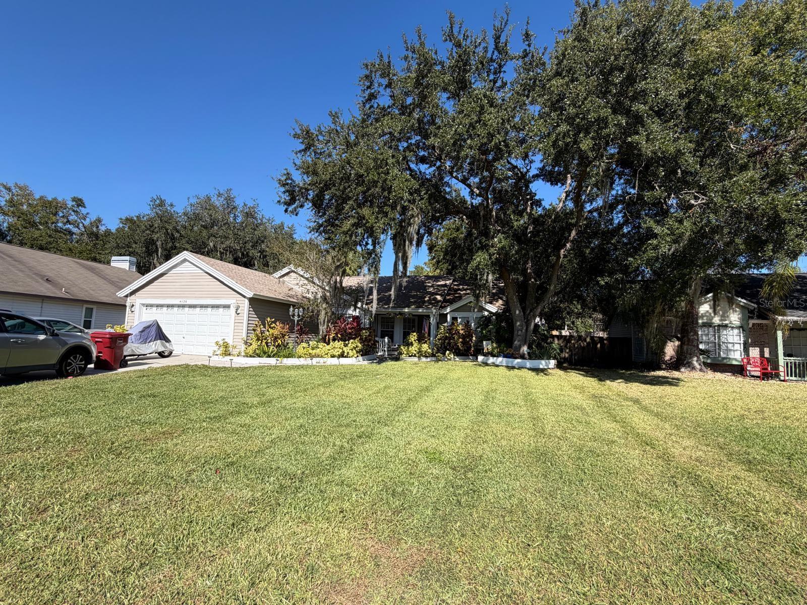 Single Family Residence in PLANT CITY, FL - Daniel Dourado
