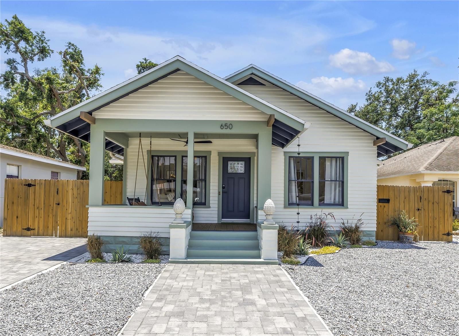 Single Family Residence em ST PETERSBURG, FL - Daniel Dourado